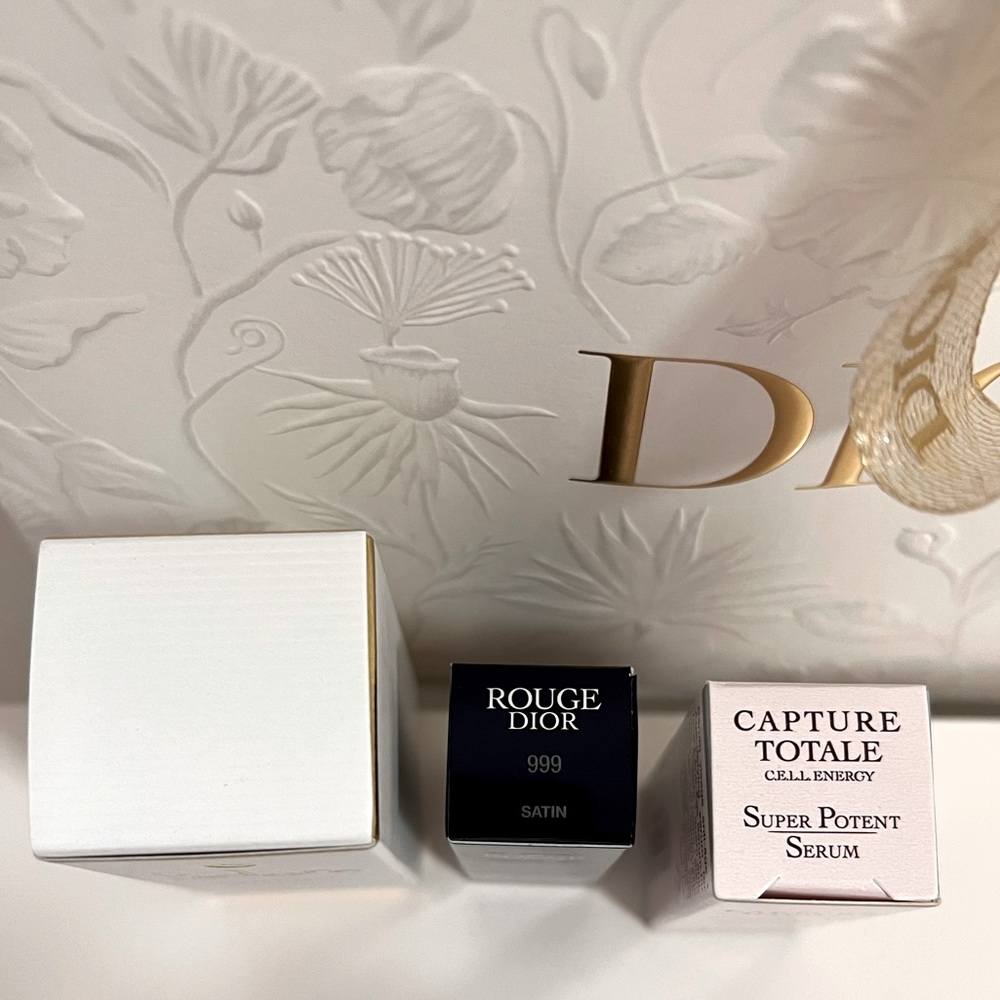 Dior Gift Set - Picture 10 of 14